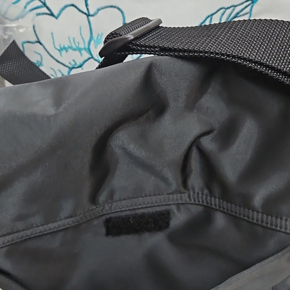 Kate Spade Classic Black Messenger Bag